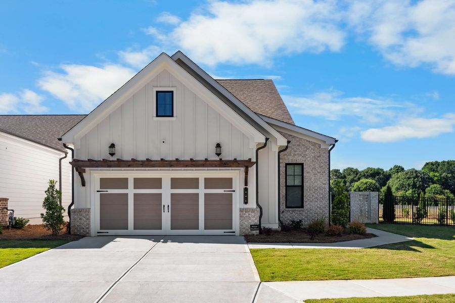 Front exterior of a home in the Aberdeen community, located in Hoschton, GA (Image 15).