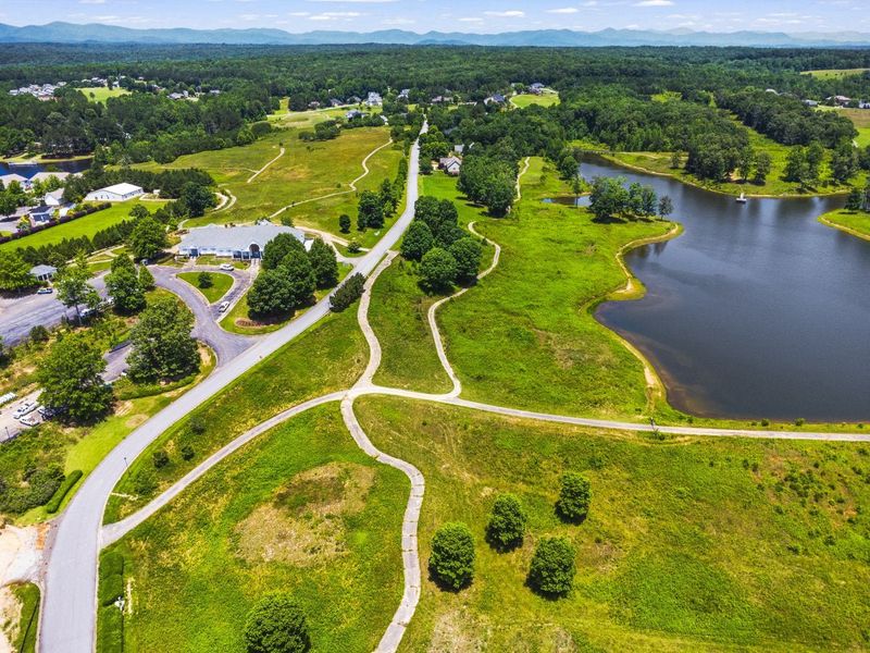 Natural surroundings and green spaces near Villas at Gold Creek in Dawsonville, GA (Image 31).