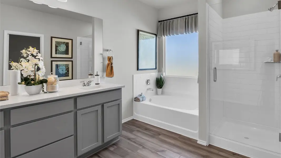 Furnished interior in a model home at Turnbo Ranch in Killeen (Image 16).