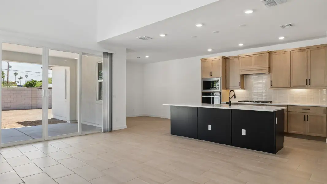Furnished interior in a model home at Oak Park Manor Signature Homesites in Phoenix (Image 6).