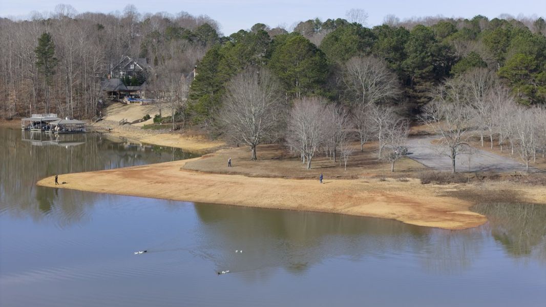 Natural surroundings and green spaces near Grandview at Lanier in Dawsonville, GA (Image 14). Natural surroundings and green spaces near Grandview at Lanier in Dawsonville, GA (Image 14).