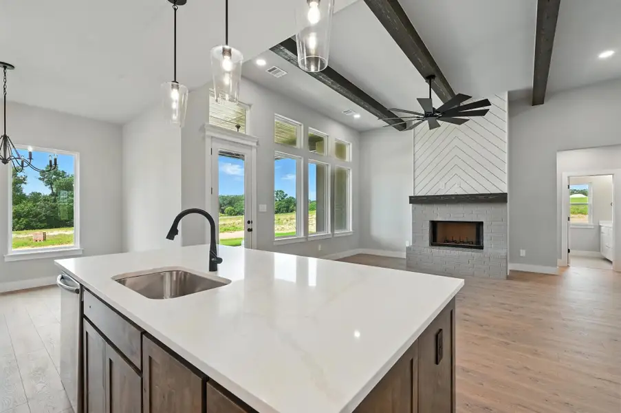 Escondido Ranch,76487