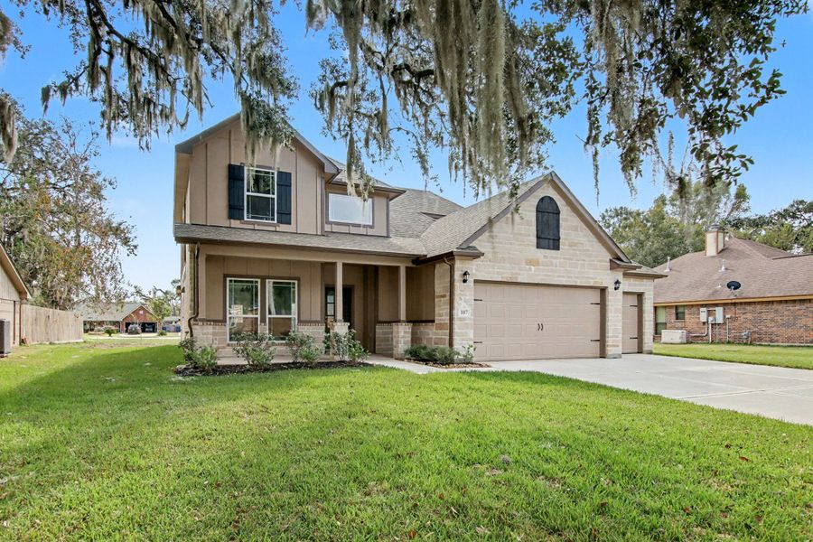 Front exterior of a home in the Columbia Lakes community, located in West Columbia, TX (Image 3). Front exterior of a home in the Columbia Lakes community, located in West Columbia, TX (Image 3).