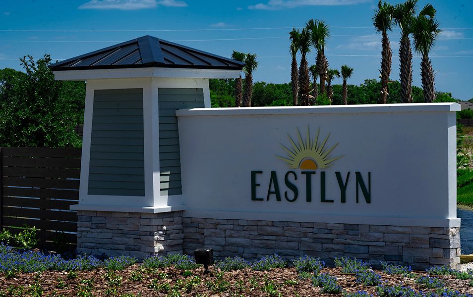Entrance to the Eastlyn community in Bradenton, FL, featuring signage and landscaping (Image 2).