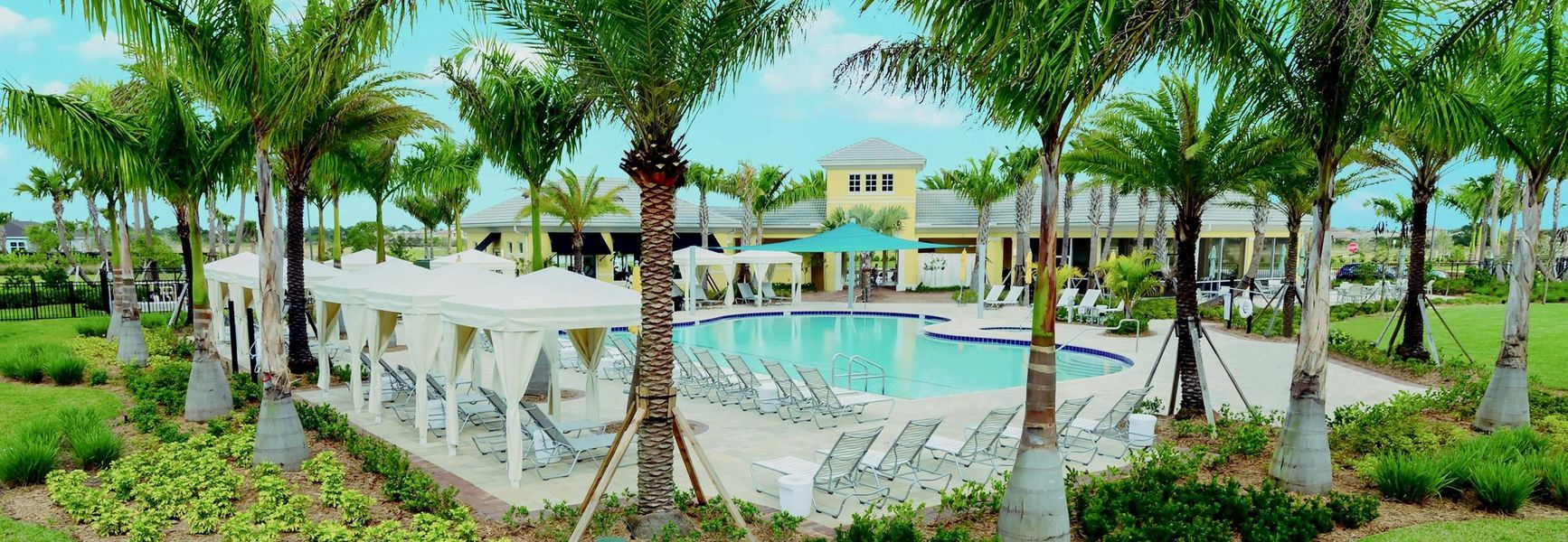 Pool & Cabanas | Lake Park at Tradition:Pool & Cabanas | Lake Park at Tradition