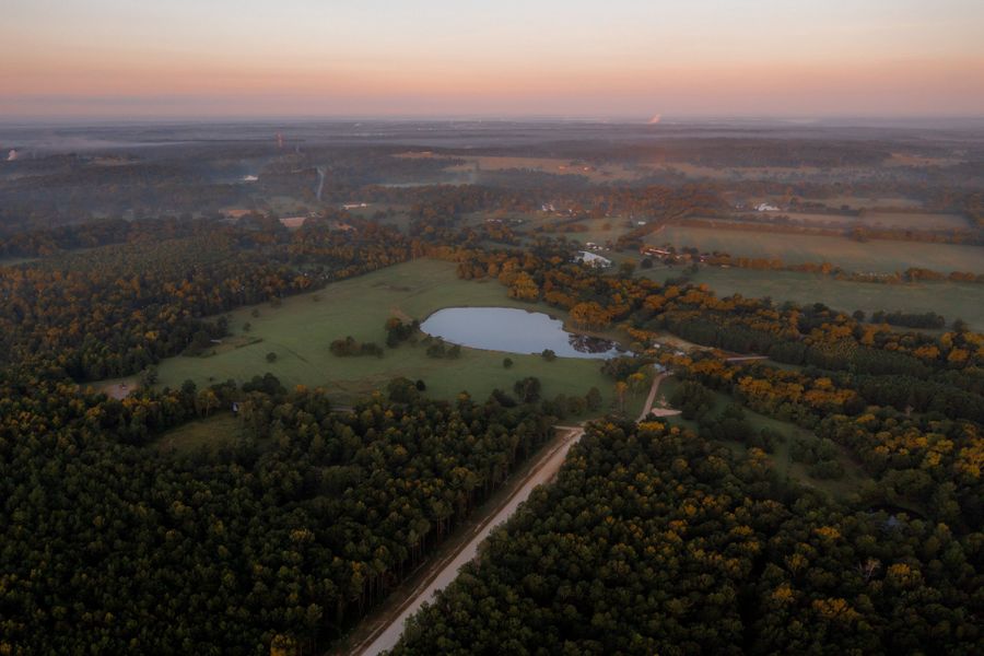 Natural surroundings and green spaces near Republic Grand Ranch in Willis, TX (Image 3).