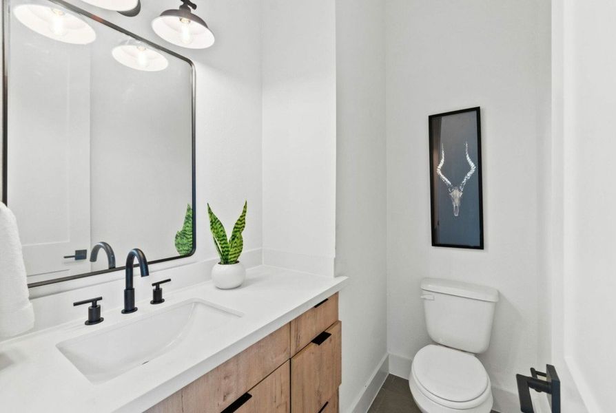 Furnished interior in a model home at Cebra Court in Houston (Image 26).