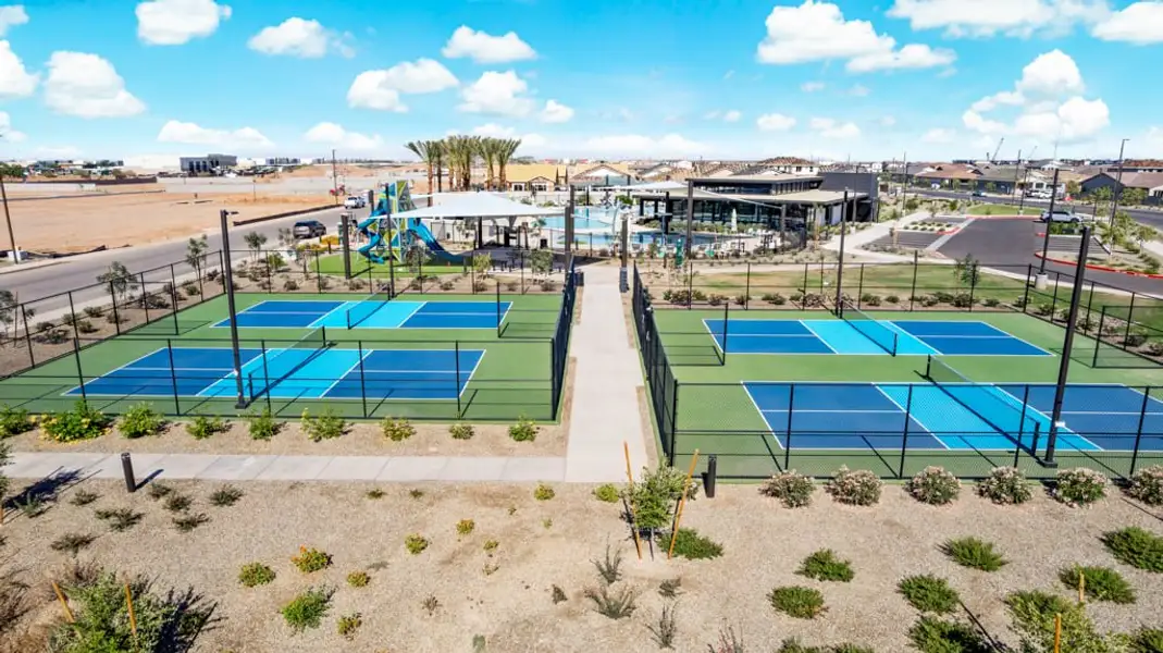 Community amenity available to residents of Hawes Crossing Landmark Collection in Mesa (Image 1).
