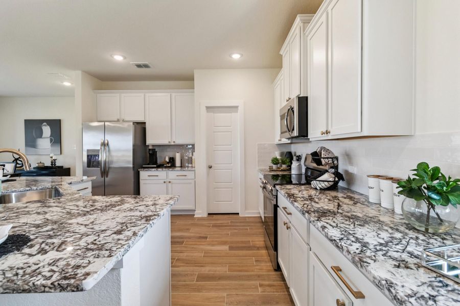 1651 Vista View - Madison - Bonita Vista Model - Kitchen 1651 Vista View - Madison - Bonita Vista Model - Kitchen