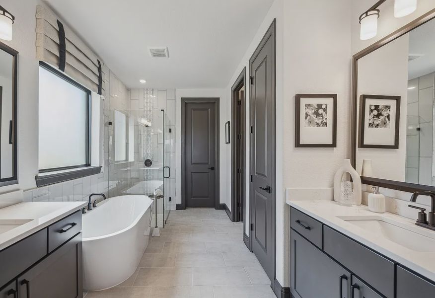 Plan 4069 Model Primary Bath - 9 of 12