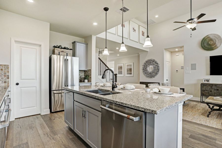 Image 22 of the Del Bello Lakes 50 Series community in Manvel, TX.