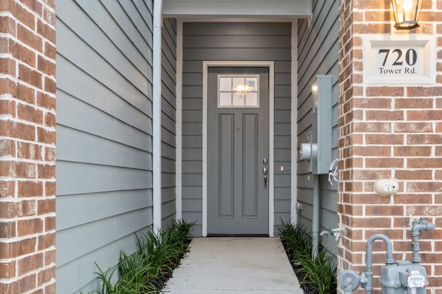 Exterior details of a home in Woodbridge Townhomes, Wylie (Image 24).