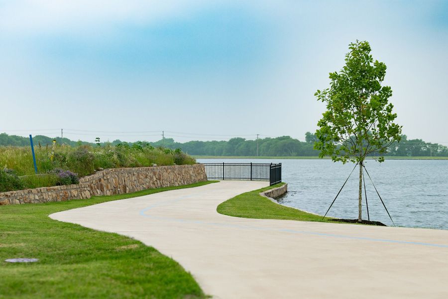 Natural surroundings and green spaces near Solterra in Mesquite, TX (Image 107).