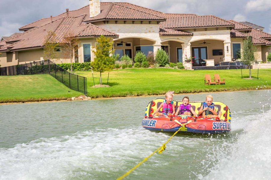 Image 5 of the Towne Lake: Rear Entry Townhomes community in Cypress, TX.