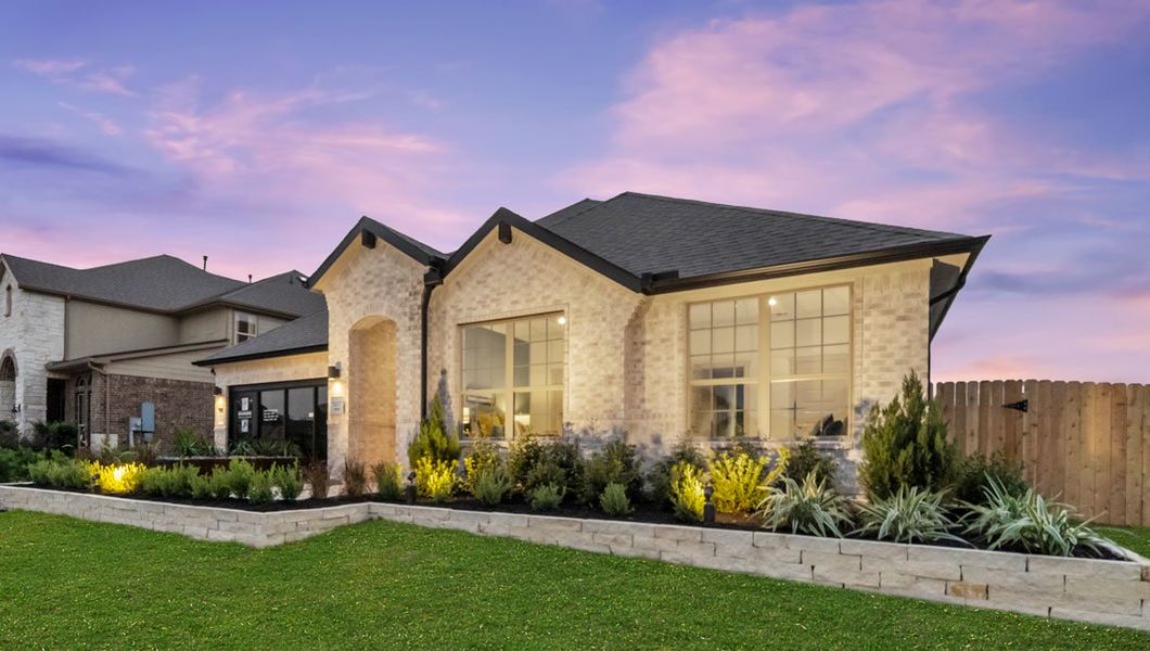 Front exterior of a home in the Westwood community, located in League City, TX (Image 5).