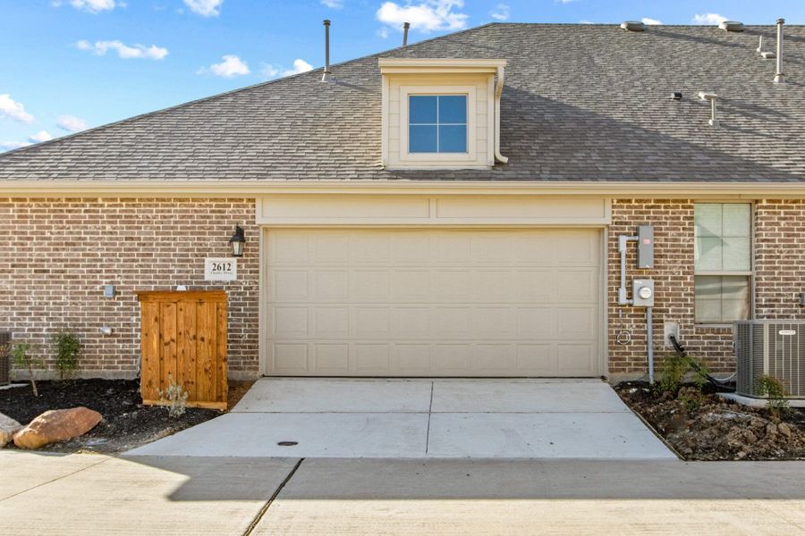 Mira Lagos Villas,75054