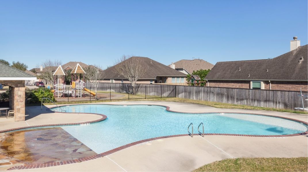 Image 10 of the Bayou Lakes community in Dickinson, TX.