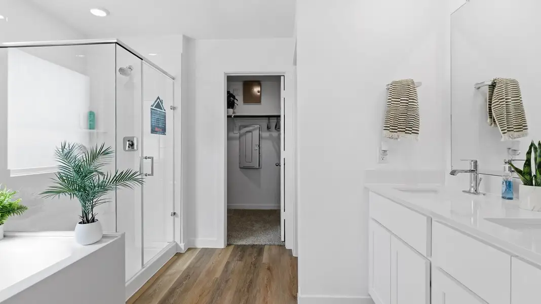 Furnished interior in a model home at Lago Mar in Texas City (Image 27).