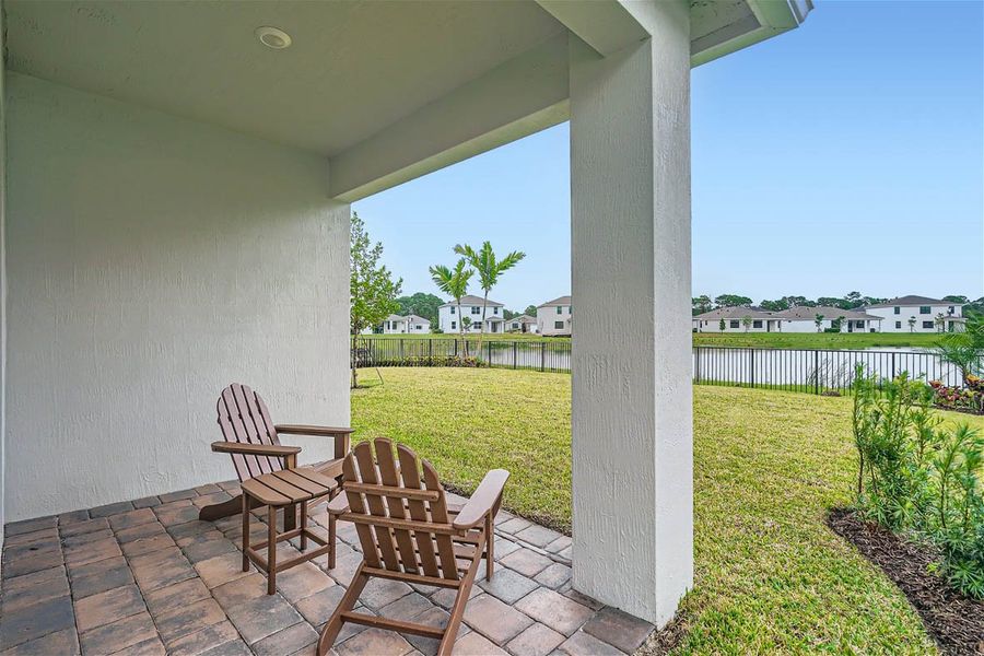 Exterior details of a home in Willow Pointe, Stuart (Image 13).