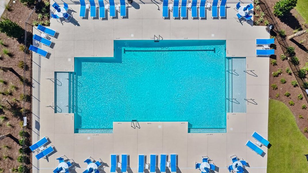 Fieldview Amenity Pool 2of3