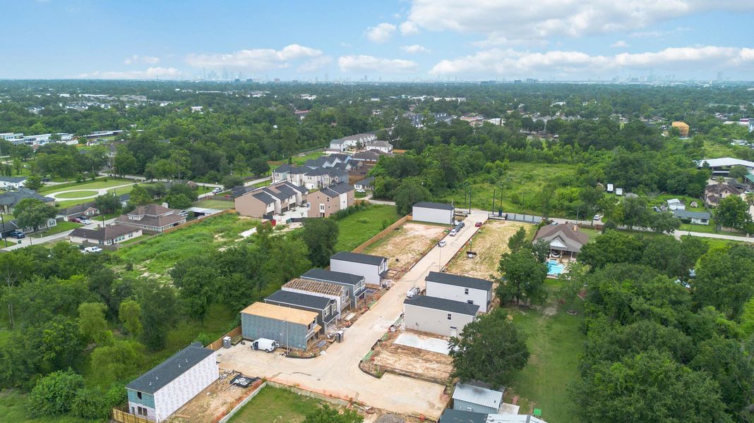 Image 15 of the Mansfield Estates community in Houston, TX.