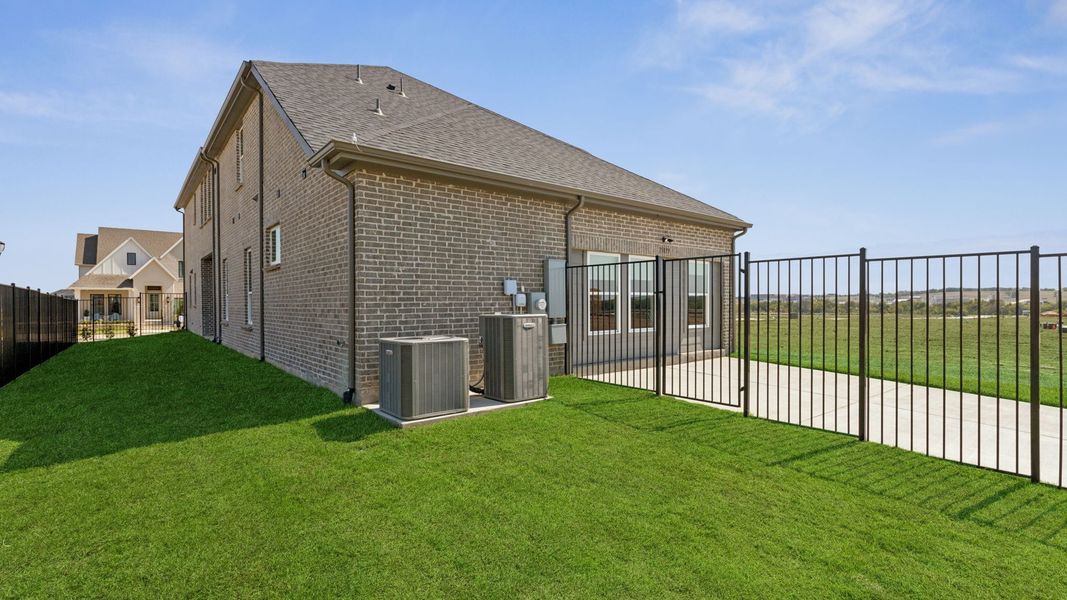 Exterior details of a home in Hazelwood 40' Series, Frisco (Image 28). Exterior details of a home in Hazelwood 40' Series, Frisco (Image 28).