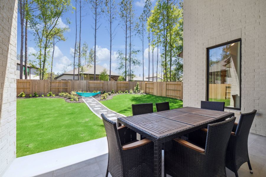 Exterior details of a home in ARTAVIA® - 60', Conroe (Image 4).