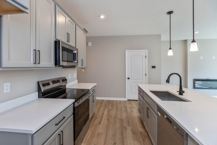 Furnished interior in a model home at Pelican Station in Panama City (Image 8).