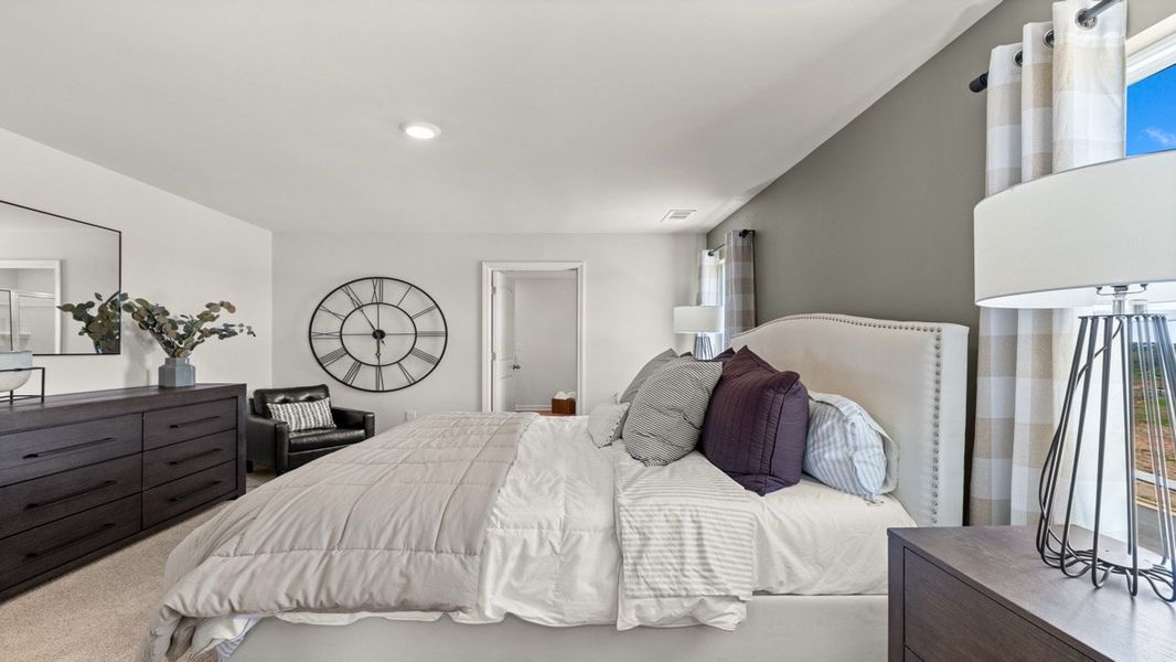 Furnished interior in a model home at Rolling Meadows in Jasper (Image 11).