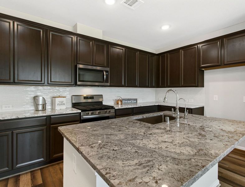 Image 18 of the Lakeshore at Towne Lake Townhomes community in Cypress, TX.