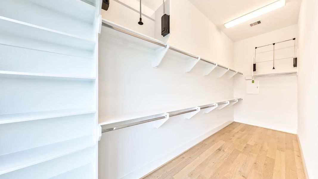 Image 20 of the Avondale community in Houston, TX.