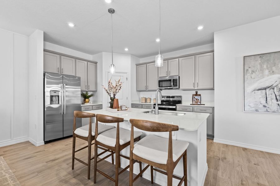 Chef's Kitchen with Island Seating Chef's Kitchen with Island Seating