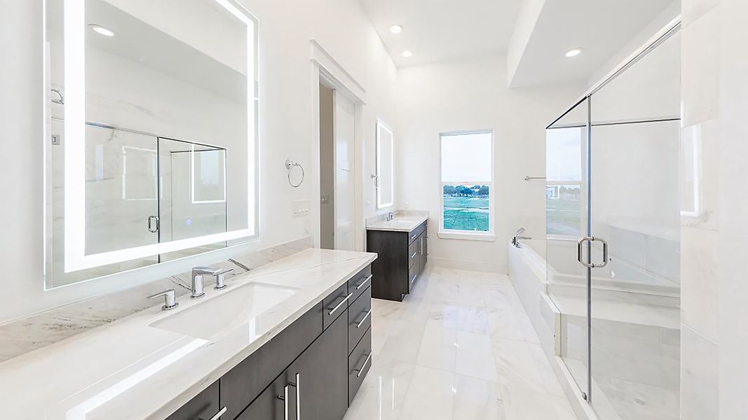 Furnished interior in a model home at Avondale in Houston (Image 19).