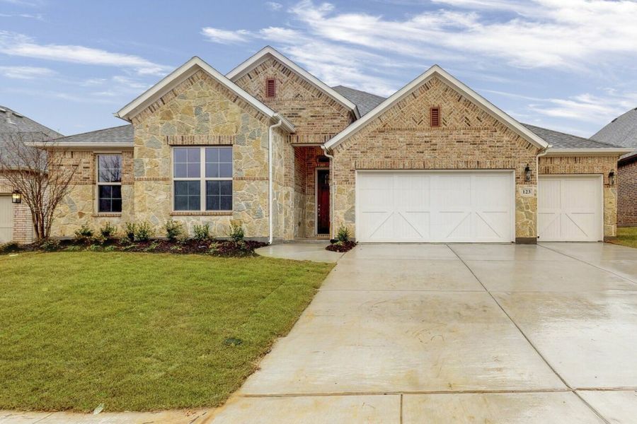 Image 3 of the Shadow Creek Estates community in Hickory Creek, TX.