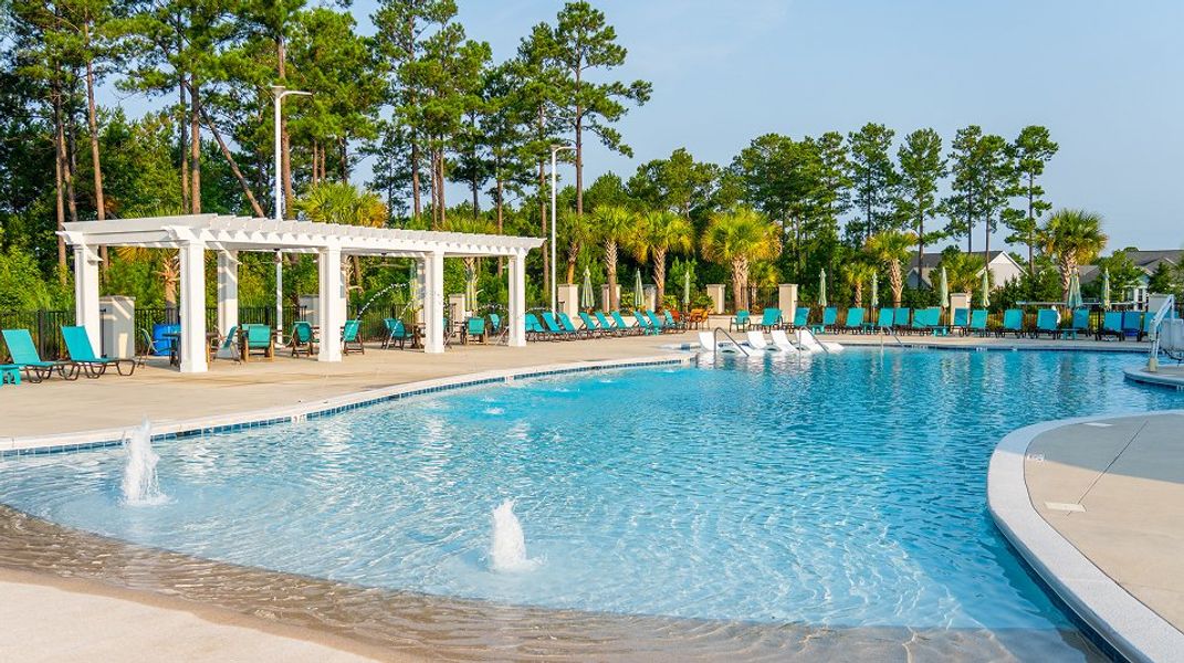 Piney Pointe Amenity Pool 1of2