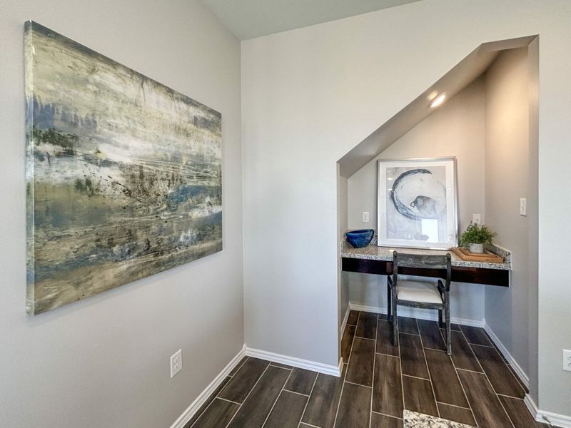 Furnished interior in a model home at Cuatro Vientos Sur in Laredo (Image 21).