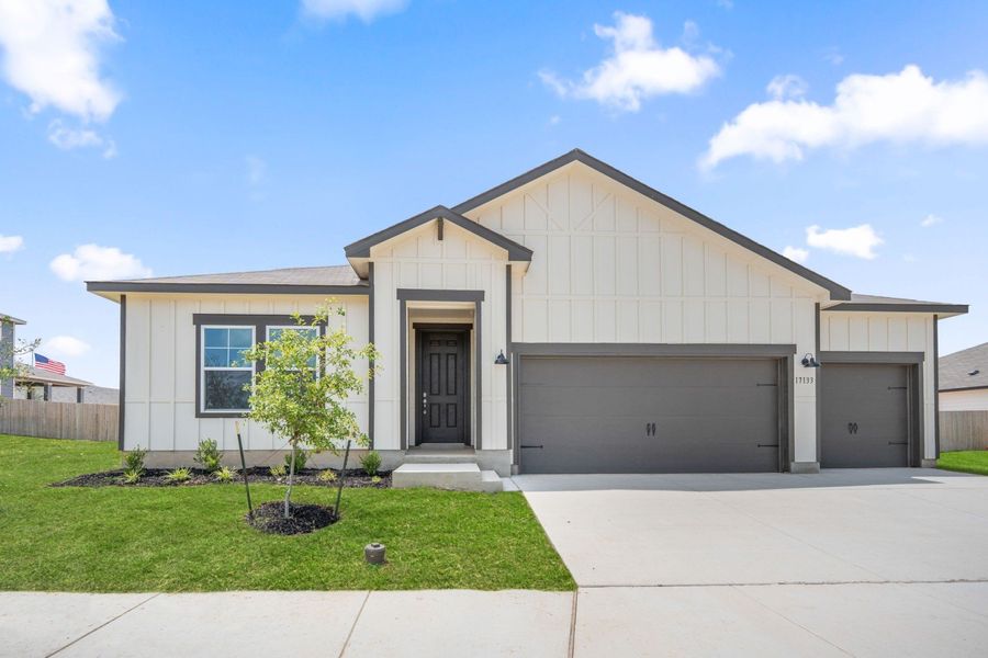 Front exterior of a home in the Hickory Ridge Estates community, located in Elmendorf, TX (Image 29).