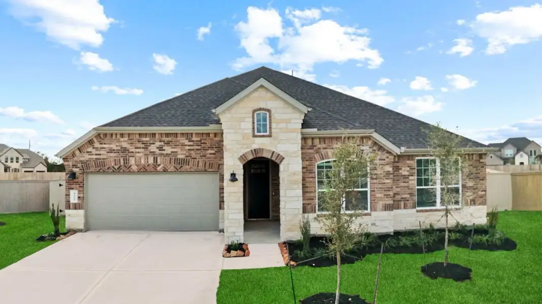 Front exterior of a home in the Alexander 65' Homesites community, located in Pearland, TX (Image 18).