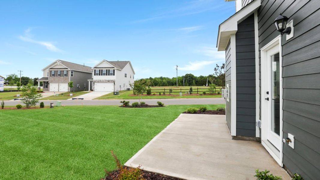 Exterior details of a home in Sycamore Cove, Woodruff (Image 17).