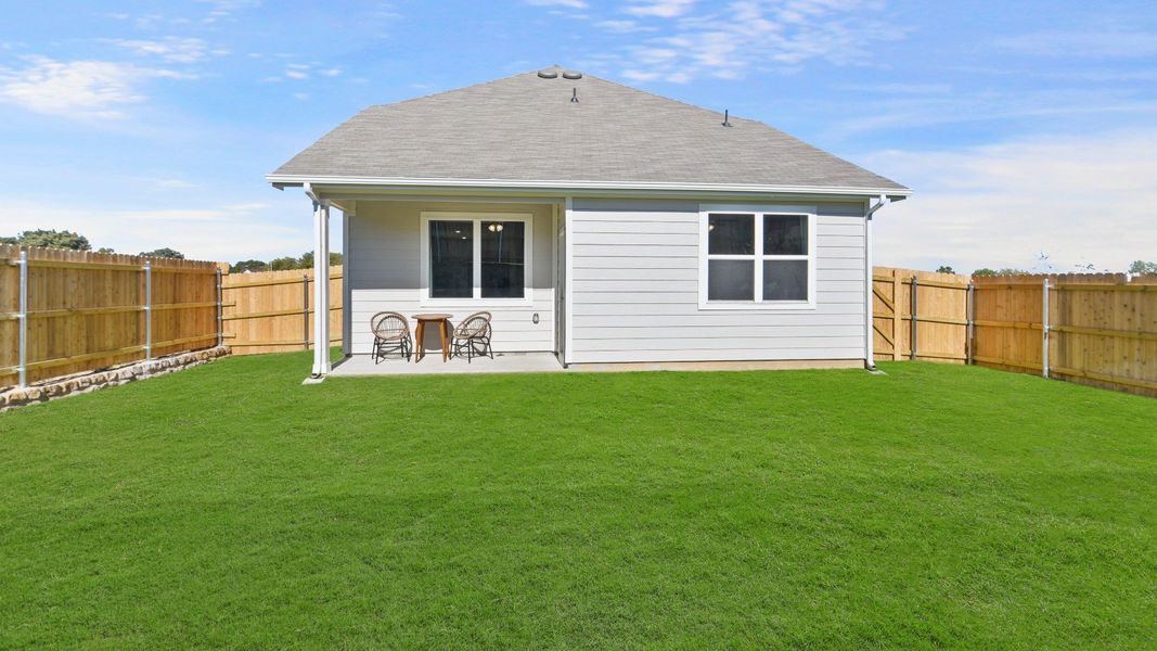 Sycamore Landing model home backyard