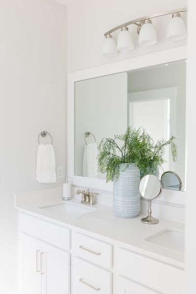 Close-up of interior finishes in a home at River Tide Farms, Bolivia (Image 54).