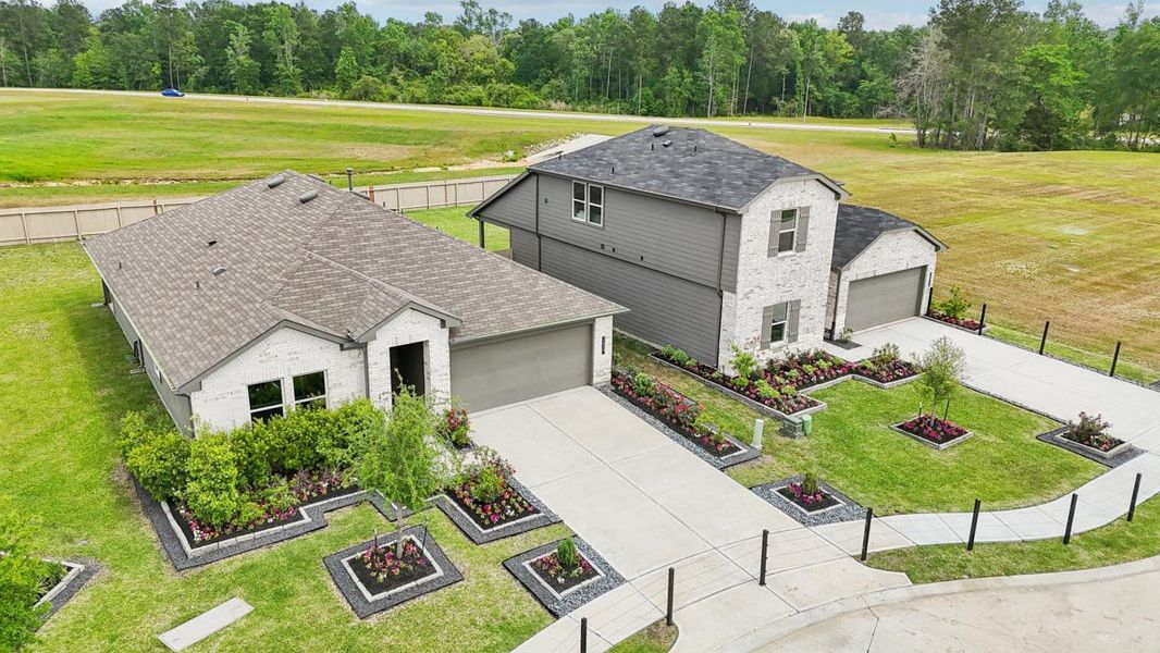 Front exterior of a home in the Grand Pines community, located in Magnolia, TX (Image 4).
