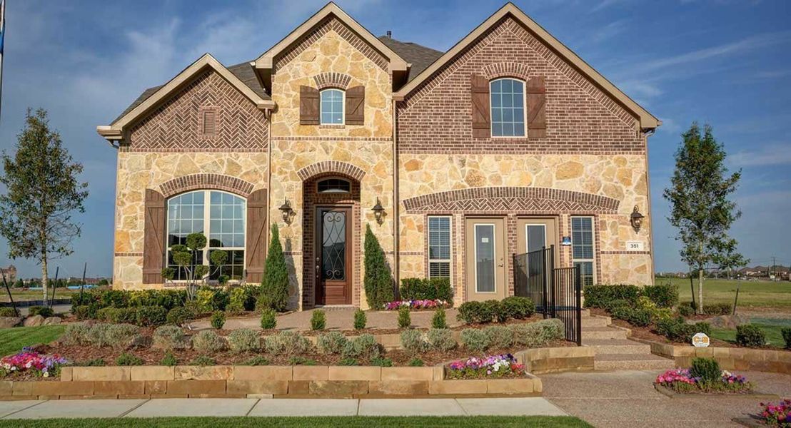 Image 4 of the Estates at Shaddock community in Frisco, TX.