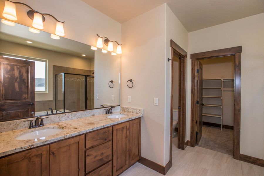 Kinston Centerra,80538 Kinston Centerra,80538