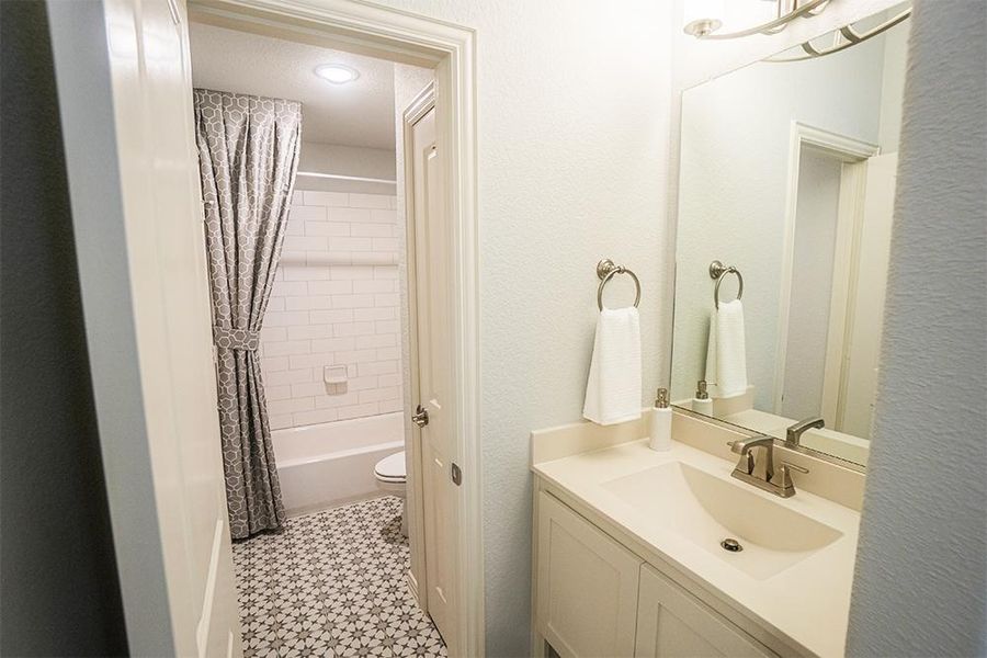 Image 8 of the Estates of Cole Manor community in Red Oak, TX.