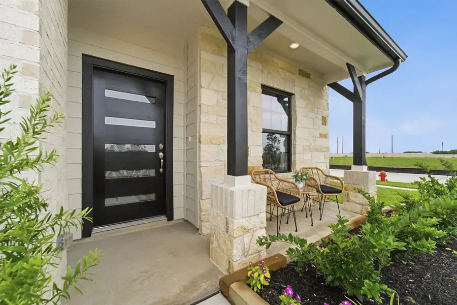 Exterior details of a home in Sierra Vista, Rosharon (Image 4). Exterior details of a home in Sierra Vista, Rosharon (Image 4).
