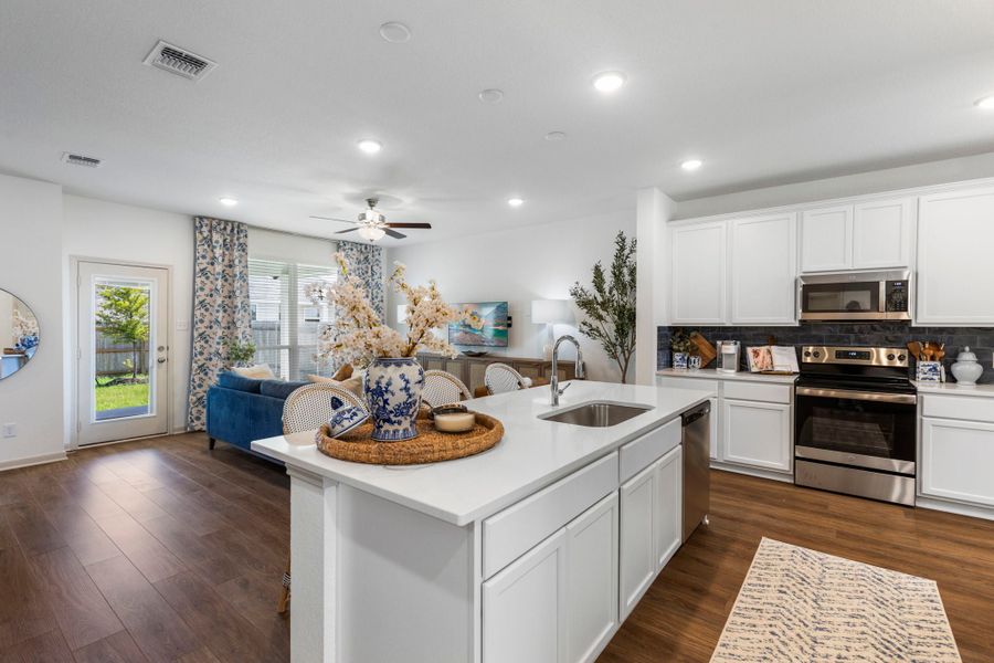 Furnished interior in a model home at Hartrick Ranch in Temple (Image 9).