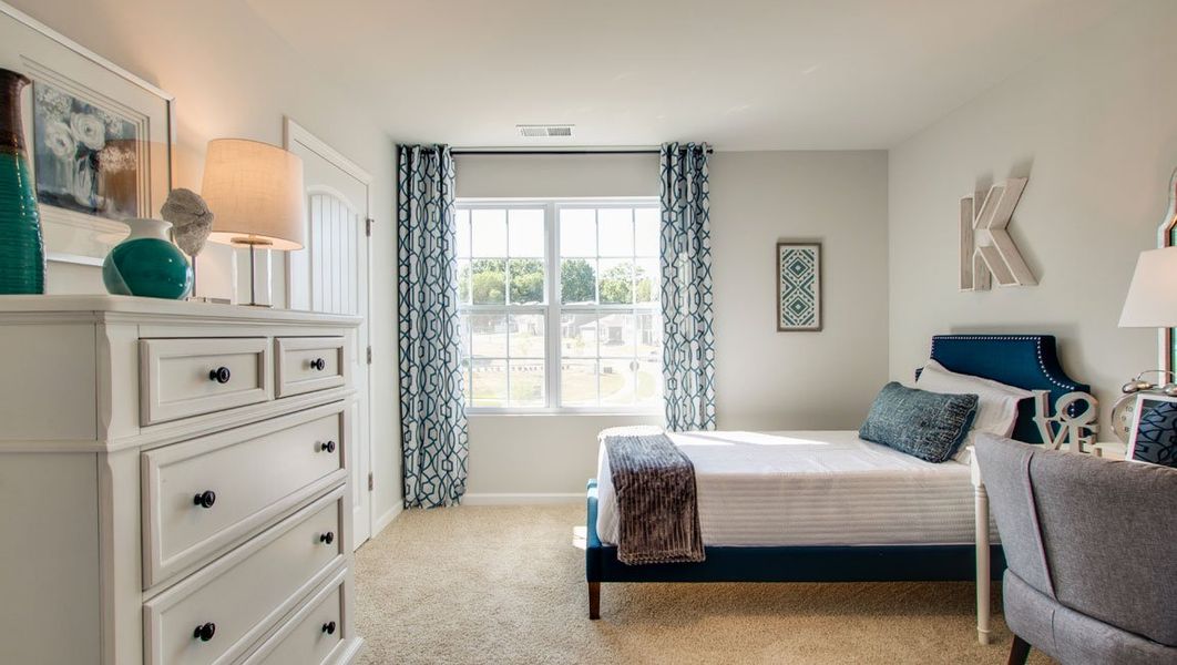 Furnished interior in a model home at Woodbridge Glen Townhomes in Lebanon (Image 35).