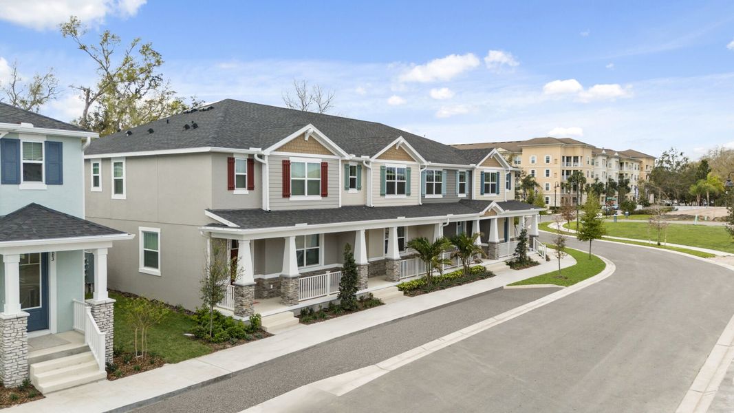 Front exterior of a home in the Hickory Grove community, located in Winter Springs, FL (Image 18).