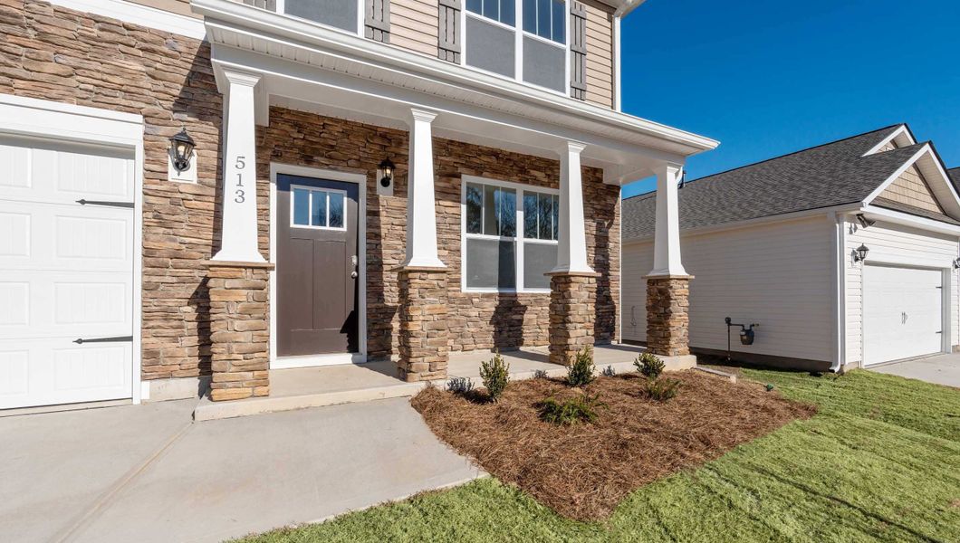 Exterior details of a home in Woodhaven, Spartanburg (Image 3).